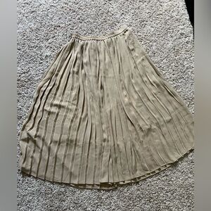 Uniqlo Beige A-Line Pleated Skirt